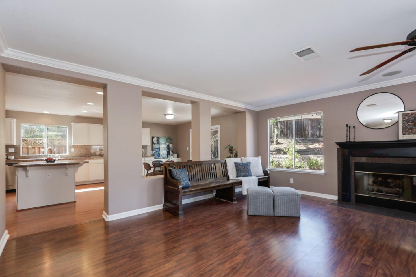 Detail Gallery Image 9 of 42 For 1740 Brentwood Ct, Hollister,  CA 95023 - 5 Beds | 3 Baths