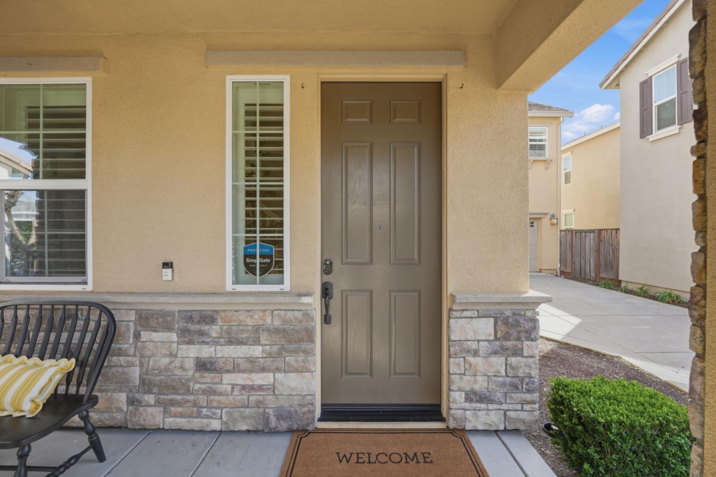 Detail Gallery Image 2 of 56 For 1720 Wasabi Way, Gilroy,  CA 95020 - 3 Beds | 2/1 Baths