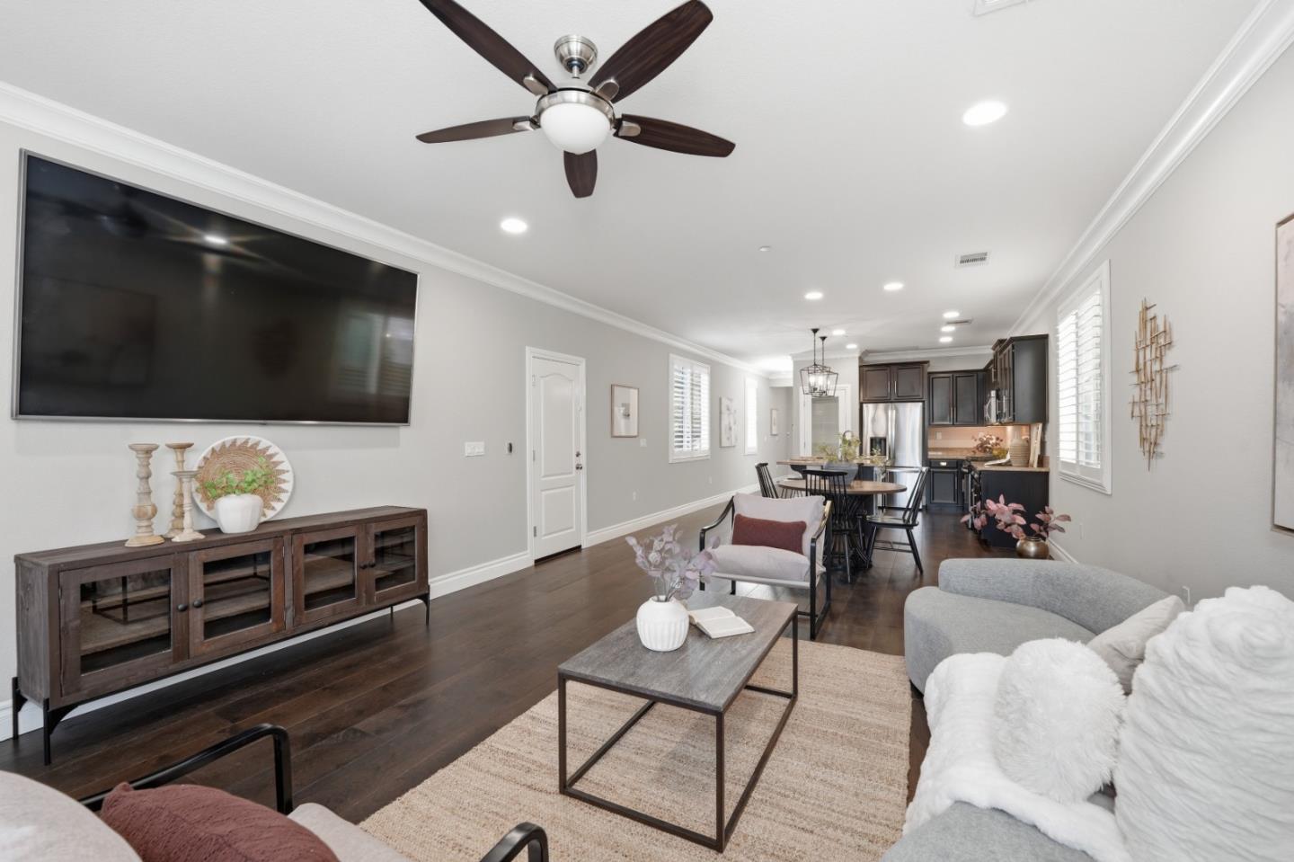 Detail Gallery Image 7 of 56 For 1720 Wasabi Way, Gilroy,  CA 95020 - 3 Beds | 2/1 Baths