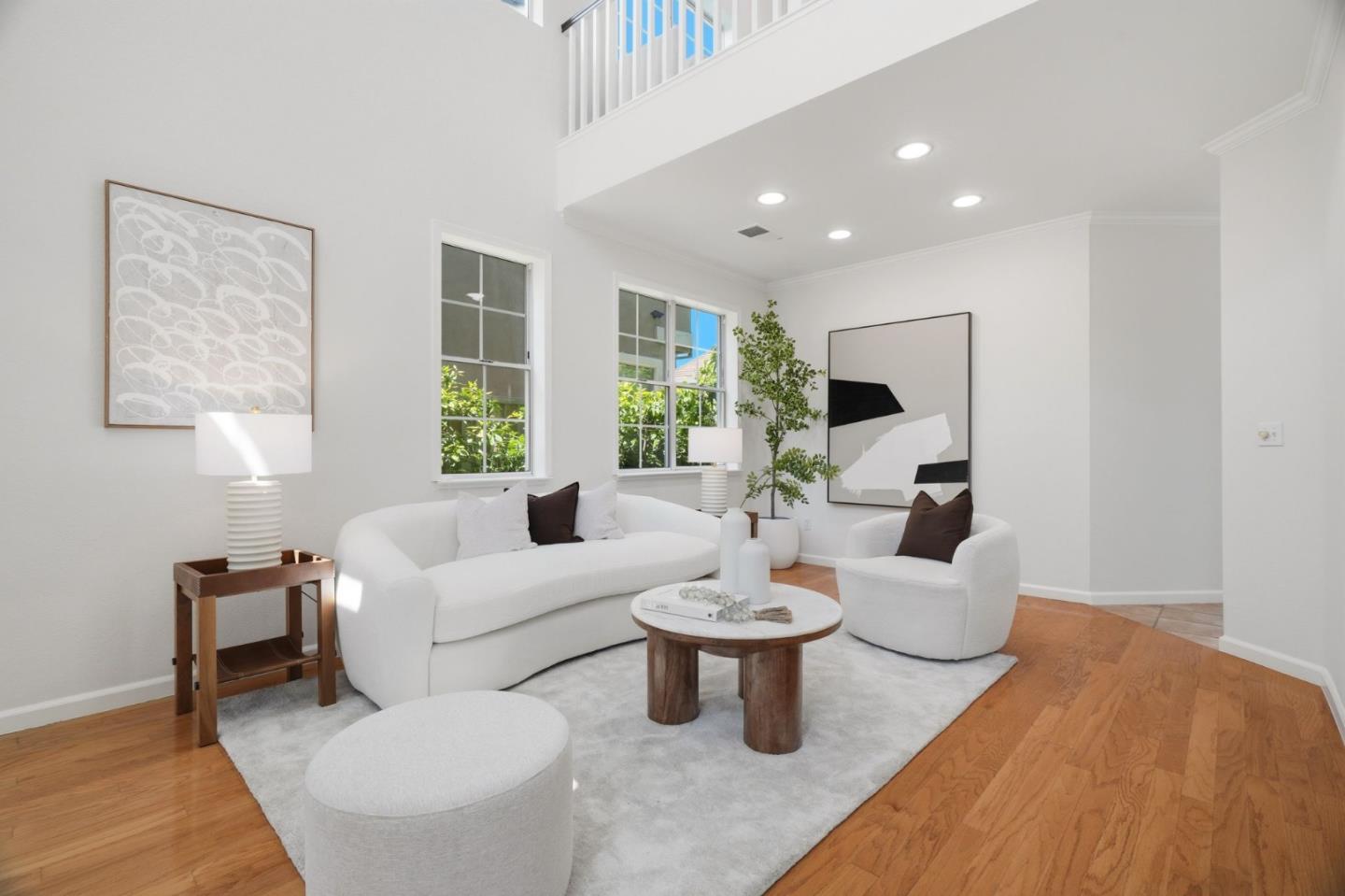 Detail Gallery Image 2 of 21 For 906 Windsor Hills Cir, San Jose,  CA 95123 - 3 Beds | 2/1 Baths