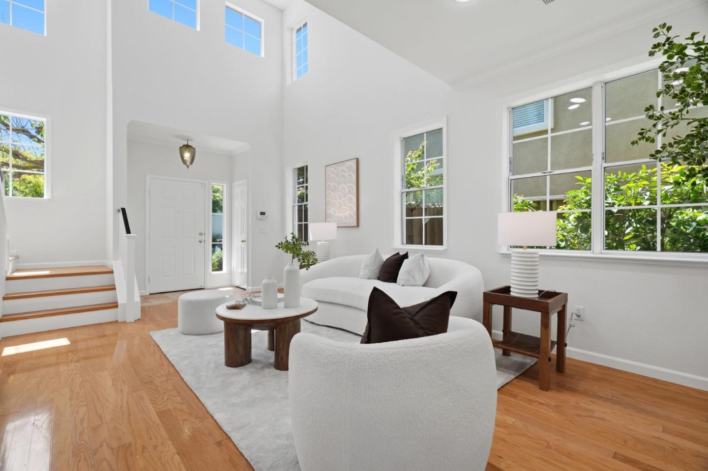 Detail Gallery Image 3 of 21 For 906 Windsor Hills Cir, San Jose,  CA 95123 - 3 Beds | 2/1 Baths