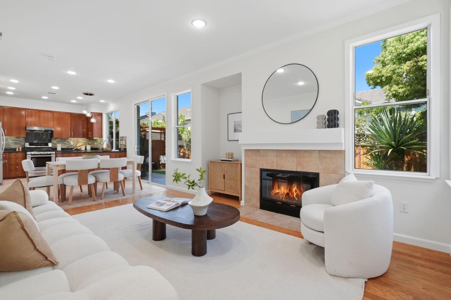 Detail Gallery Image 7 of 21 For 906 Windsor Hills Cir, San Jose,  CA 95123 - 3 Beds | 2/1 Baths