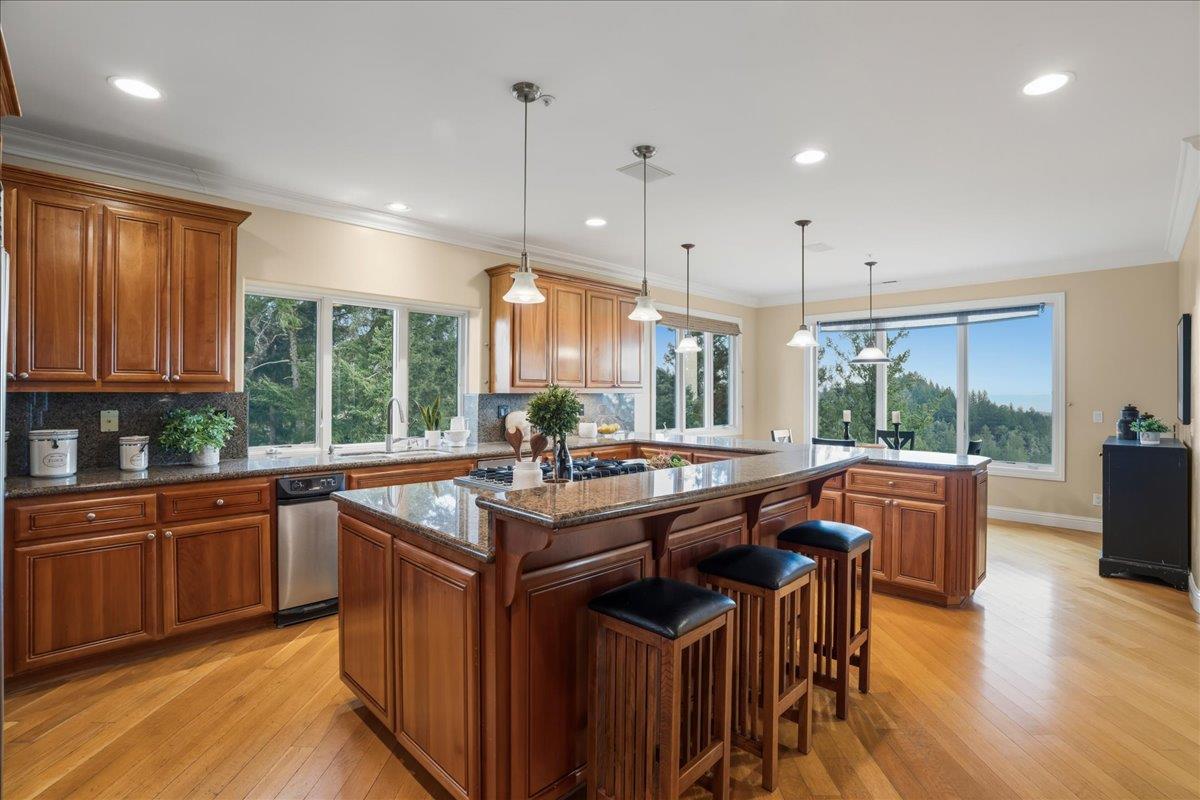 Detail Gallery Image 14 of 61 For 19975 Skyline Blvd, Los Gatos,  CA 95033 - 5 Beds | 3/2 Baths