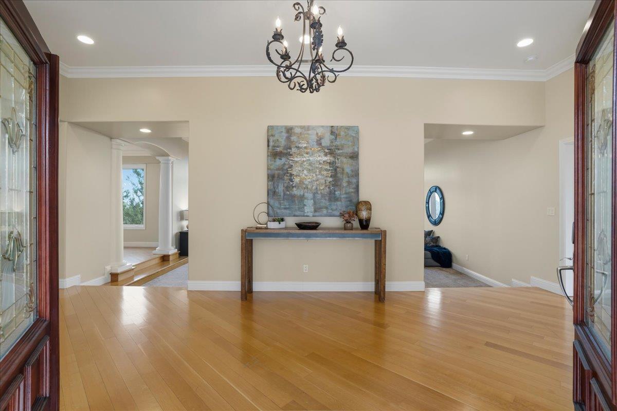 Detail Gallery Image 4 of 61 For 19975 Skyline Blvd, Los Gatos,  CA 95033 - 5 Beds | 3/2 Baths