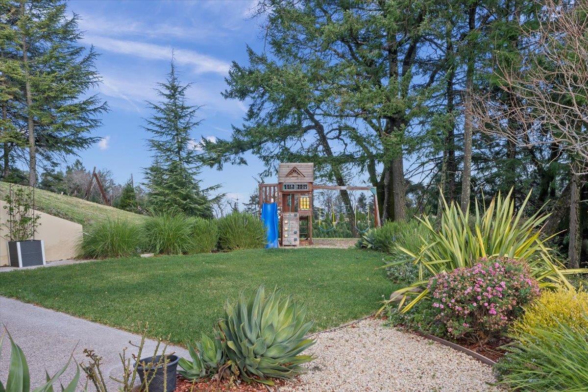 Detail Gallery Image 46 of 61 For 19975 Skyline Blvd, Los Gatos,  CA 95033 - 5 Beds | 3/2 Baths