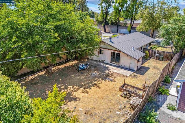 Detail Gallery Image 3 of 34 For 1490 Davis St, San Jose,  CA 95126 - 3 Beds | 1 Baths