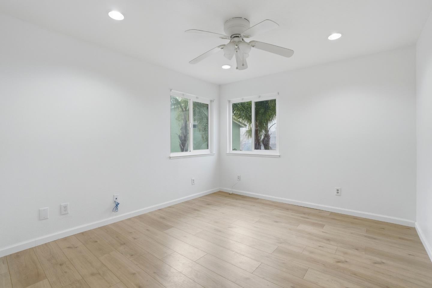 Detail Gallery Image 18 of 32 For 161 Edgewater Pl, Pittsburg,  CA 94565 - 4 Beds | 2 Baths