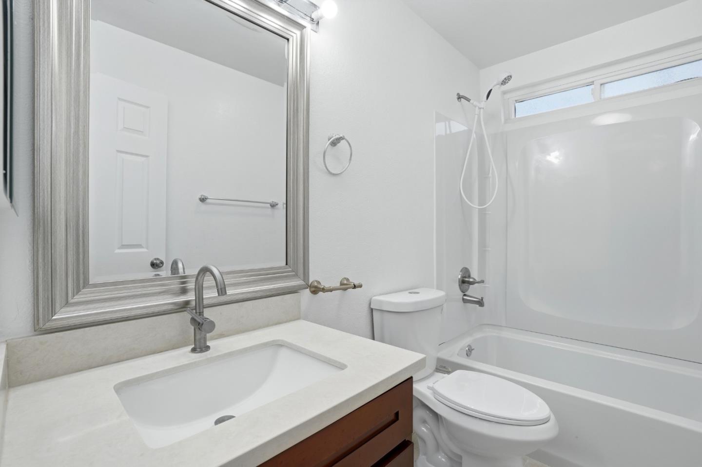 Detail Gallery Image 20 of 32 For 161 Edgewater Pl, Pittsburg,  CA 94565 - 4 Beds | 2 Baths