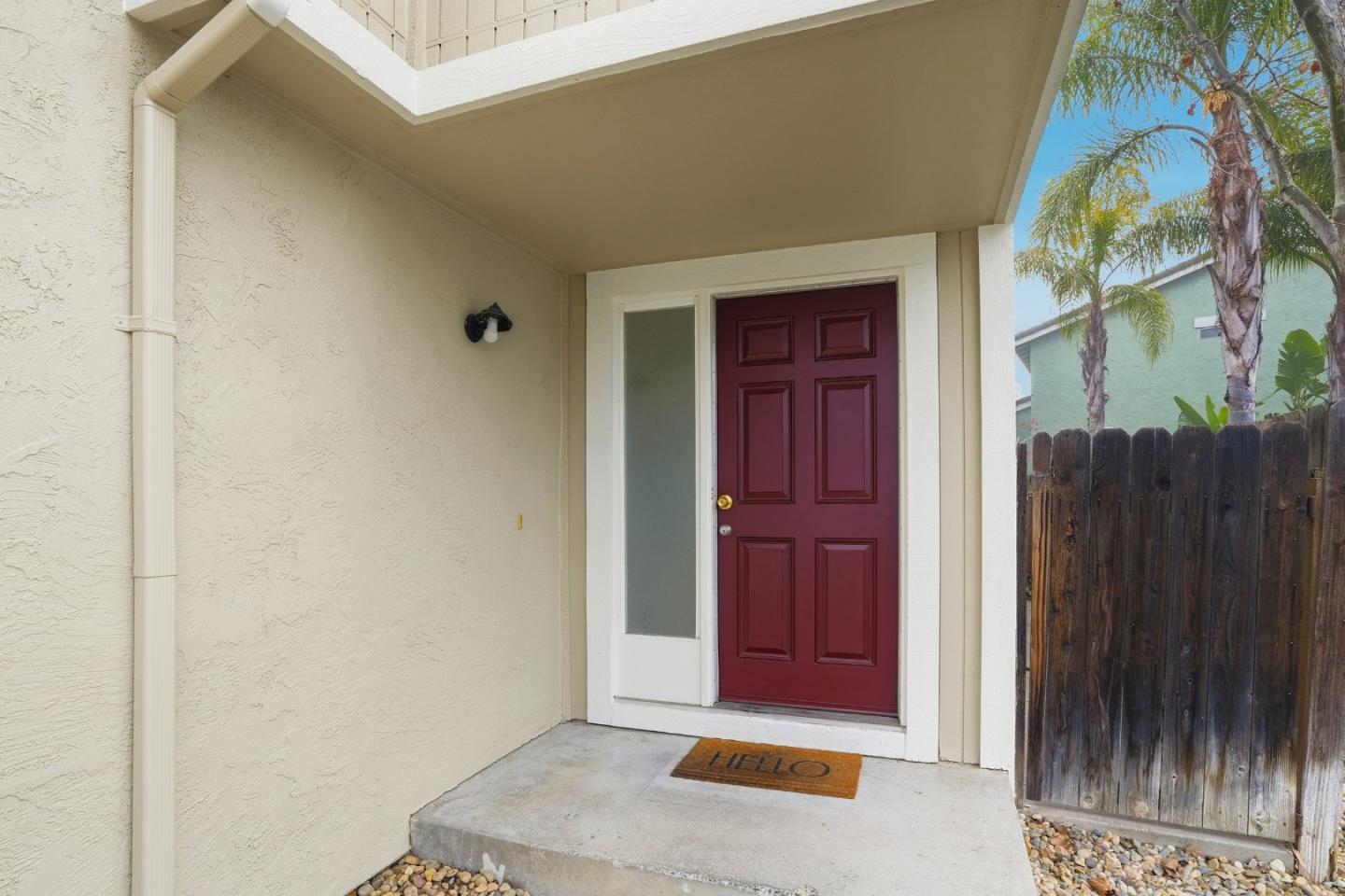 Detail Gallery Image 3 of 32 For 161 Edgewater Pl, Pittsburg,  CA 94565 - 4 Beds | 2 Baths