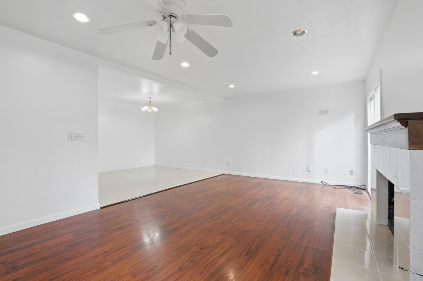 Detail Gallery Image 5 of 32 For 161 Edgewater Pl, Pittsburg,  CA 94565 - 4 Beds | 2 Baths