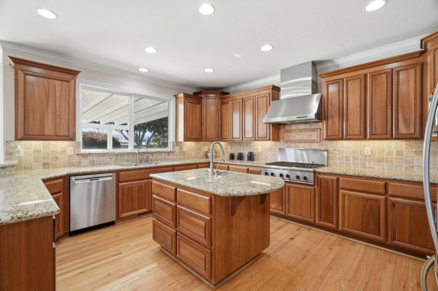 Detail Gallery Image 13 of 50 For 730 Lepa Ct, Gilroy,  CA 95020 - 4 Beds | 3 Baths