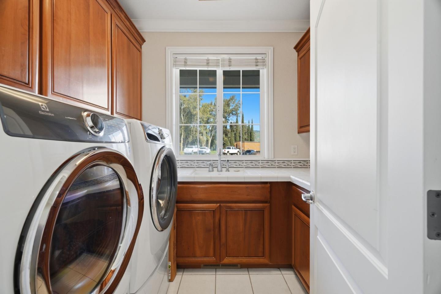 Detail Gallery Image 33 of 50 For 730 Lepa Ct, Gilroy,  CA 95020 - 4 Beds | 3 Baths