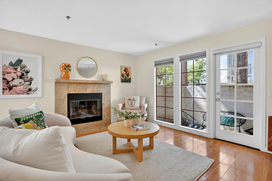 Front Image Thumbnail for ML82035945