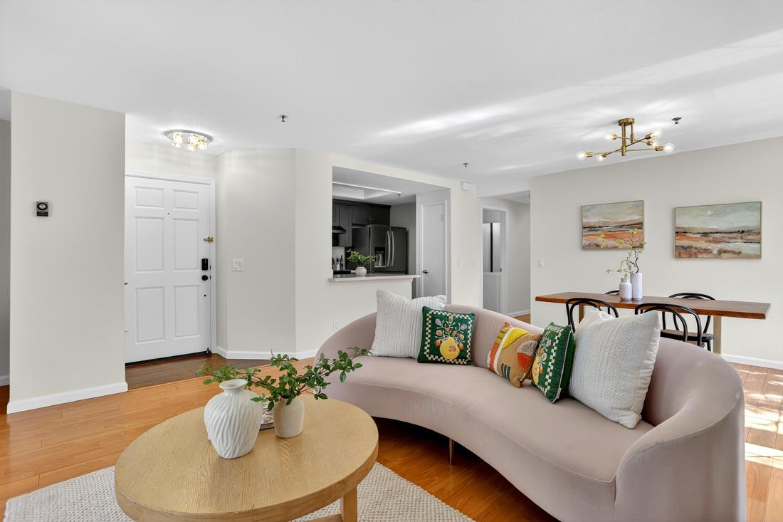 Detail Gallery Image 4 of 35 For 10259 Nile Dr, Cupertino,  CA 95014 - 2 Beds | 2 Baths