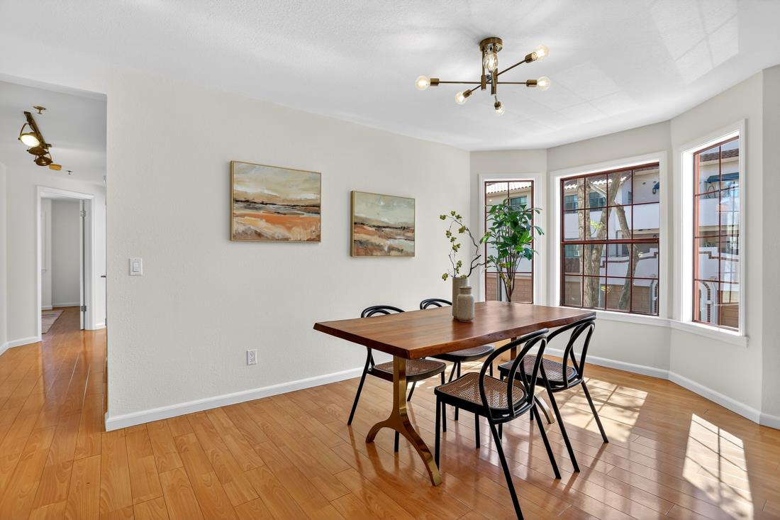 Detail Gallery Image 7 of 35 For 10259 Nile Dr, Cupertino,  CA 95014 - 2 Beds | 2 Baths