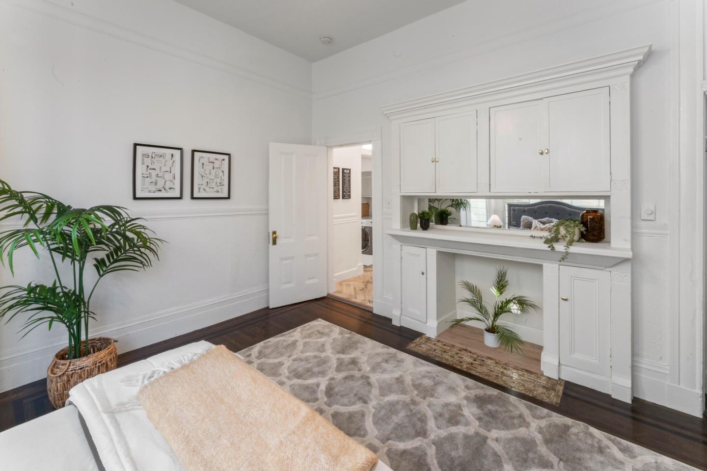 Detail Gallery Image 12 of 30 For 483 Oak St, San Francisco,  CA 94102 - 4 Beds | 2 Baths