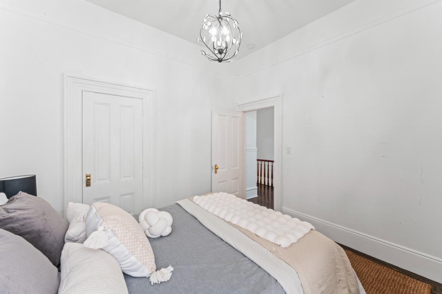 Detail Gallery Image 17 of 30 For 483 Oak St, San Francisco,  CA 94102 - 4 Beds | 2 Baths