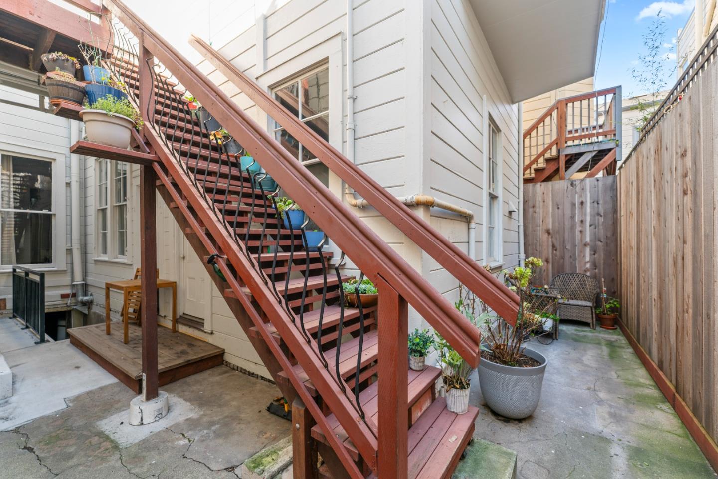 Detail Gallery Image 24 of 30 For 483 Oak St, San Francisco,  CA 94102 - 4 Beds | 2 Baths