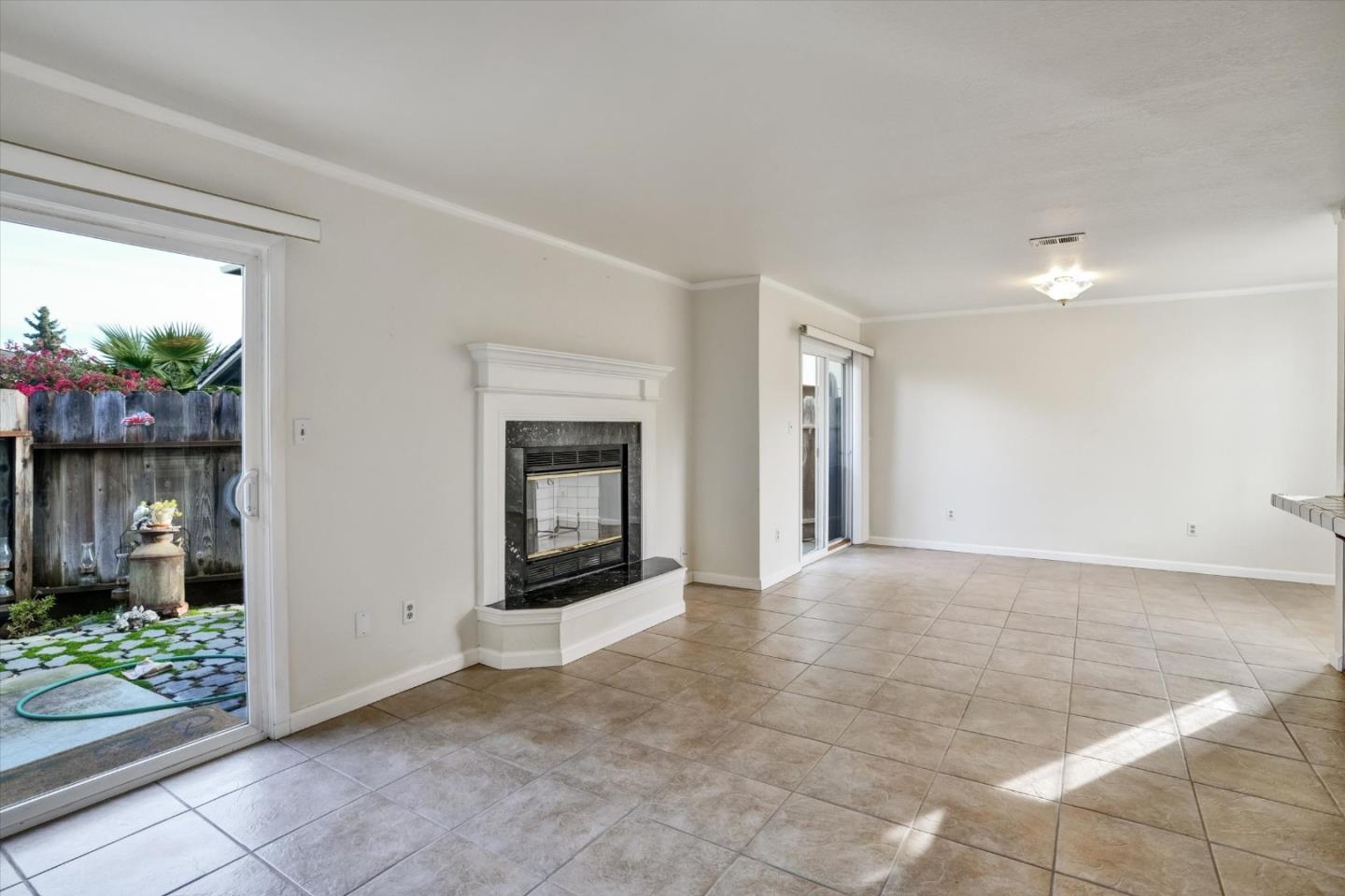 Detail Gallery Image 5 of 40 For 1419 Squire Ct, Hollister,  CA 95023 - 3 Beds | 2 Baths