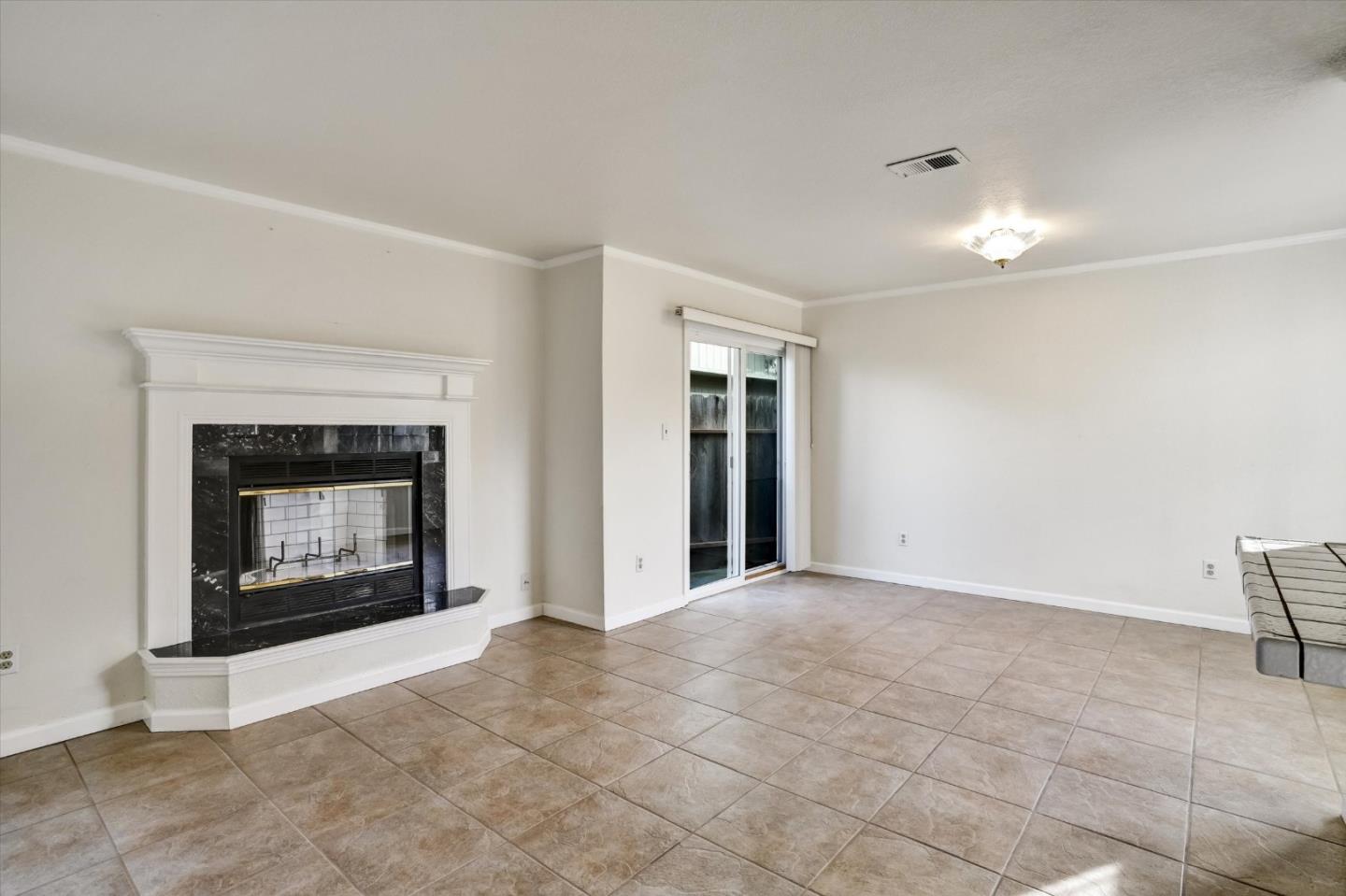 Detail Gallery Image 6 of 40 For 1419 Squire Ct, Hollister,  CA 95023 - 3 Beds | 2 Baths