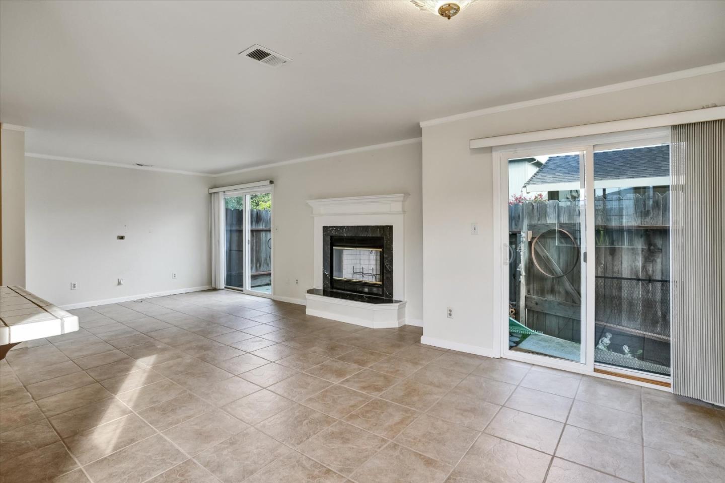 Detail Gallery Image 7 of 40 For 1419 Squire Ct, Hollister,  CA 95023 - 3 Beds | 2 Baths