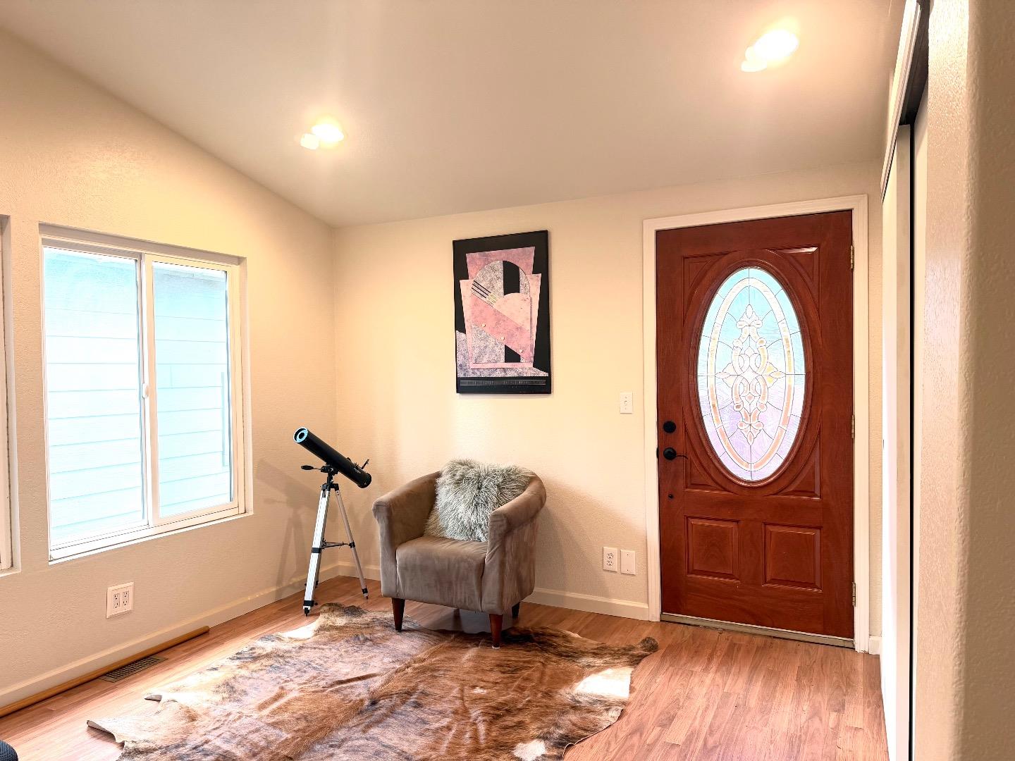 Detail Gallery Image 15 of 18 For 140 S Rengstorff Ave, Mountain View,  CA 94040 - 3 Beds | 2 Baths