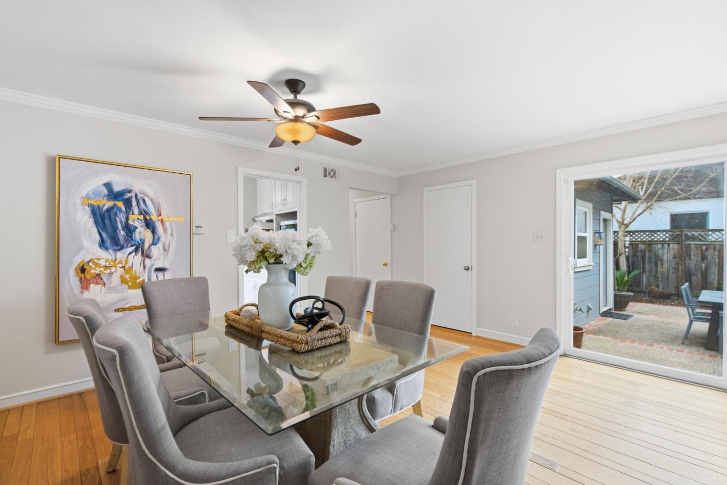 Detail Gallery Image 12 of 50 For 2308 Howard Ave, San Carlos,  CA 94070 - 4 Beds | 3 Baths