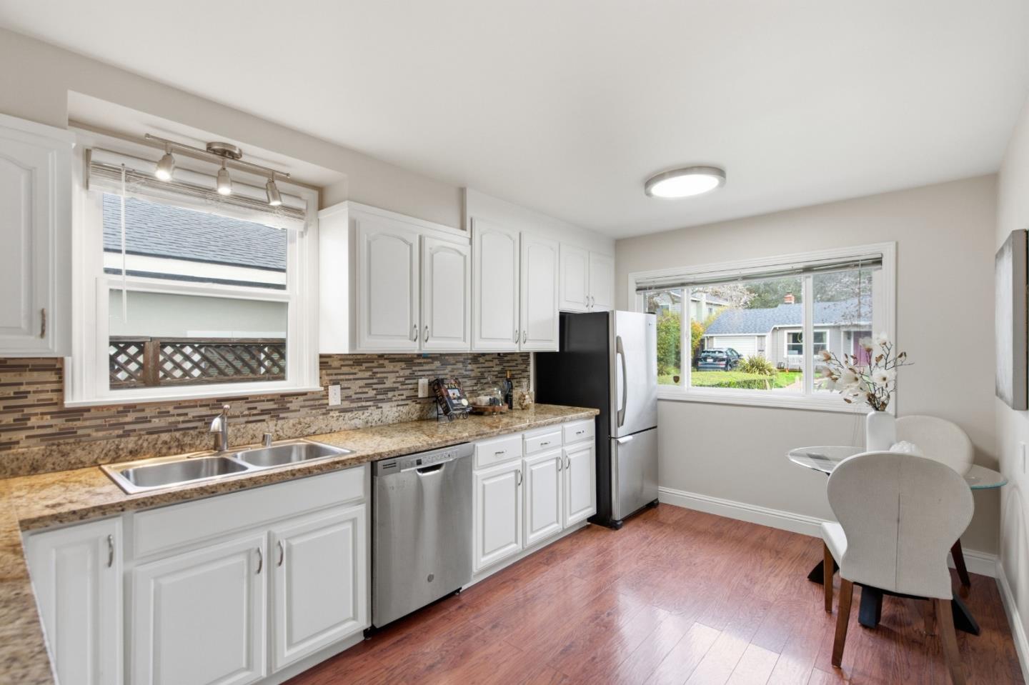 Detail Gallery Image 13 of 50 For 2308 Howard Ave, San Carlos,  CA 94070 - 4 Beds | 3 Baths