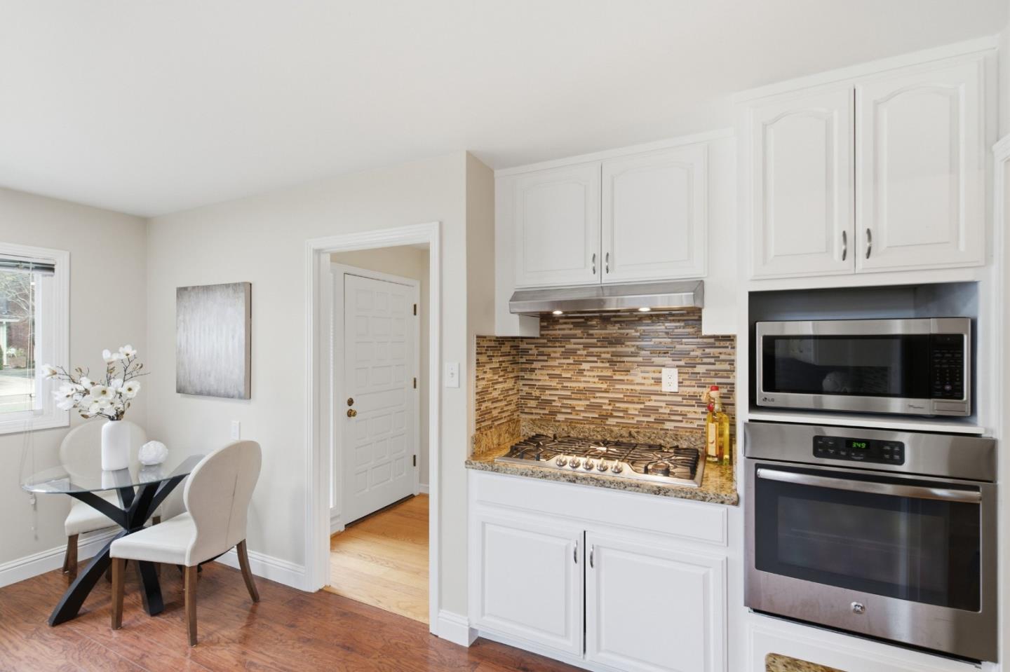 Detail Gallery Image 14 of 50 For 2308 Howard Ave, San Carlos,  CA 94070 - 4 Beds | 3 Baths