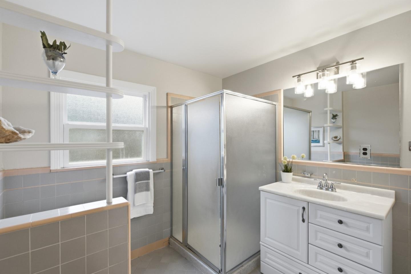 Detail Gallery Image 19 of 50 For 2308 Howard Ave, San Carlos,  CA 94070 - 4 Beds | 3 Baths