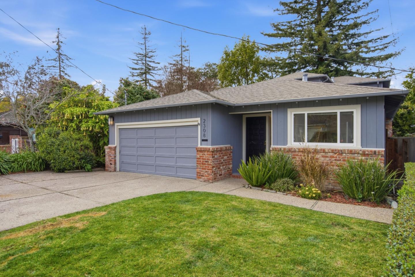 Detail Gallery Image 3 of 50 For 2308 Howard Ave, San Carlos,  CA 94070 - 4 Beds | 3 Baths