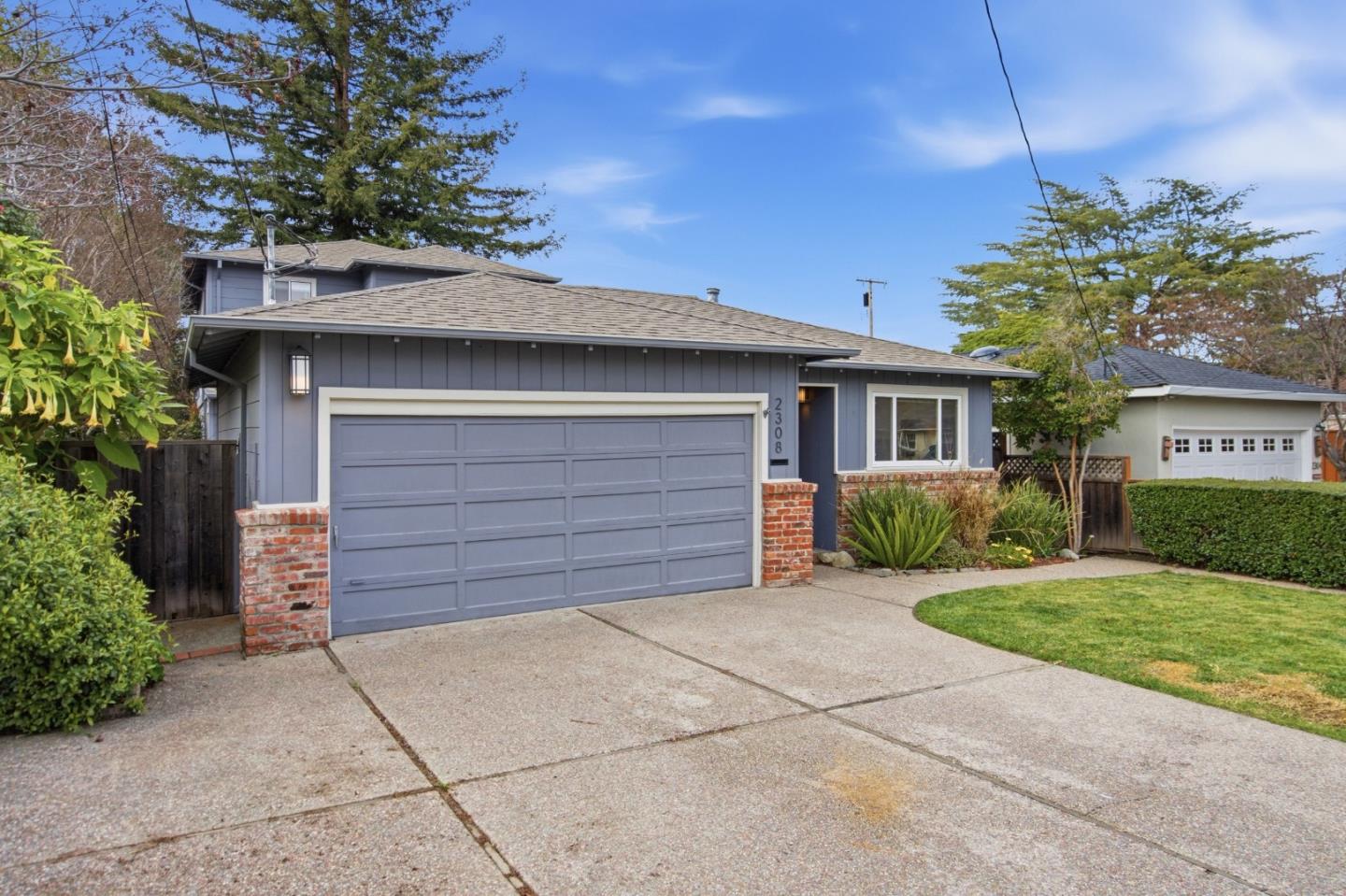 Detail Gallery Image 4 of 50 For 2308 Howard Ave, San Carlos,  CA 94070 - 4 Beds | 3 Baths