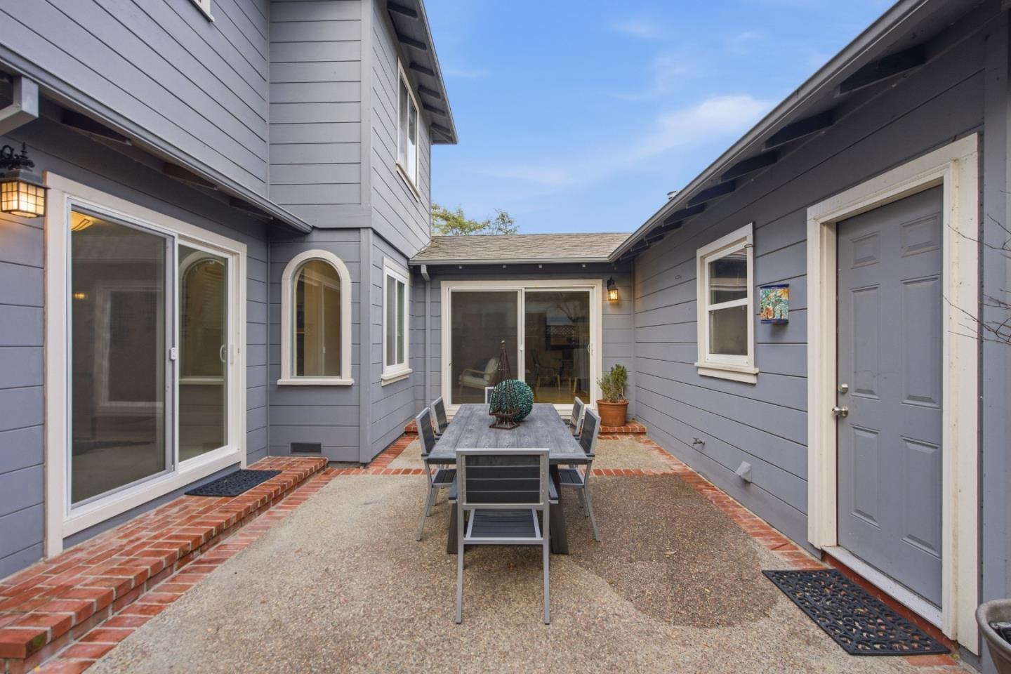 Detail Gallery Image 41 of 50 For 2308 Howard Ave, San Carlos,  CA 94070 - 4 Beds | 3 Baths