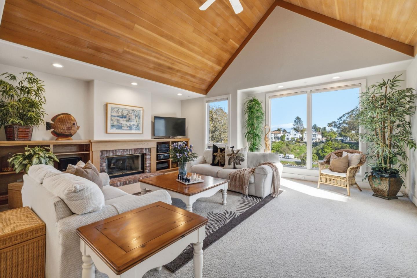 Detail Gallery Image 2 of 68 For 126 Frederick St #20,  Santa Cruz,  CA 95062 - 3 Beds | 2/1 Baths