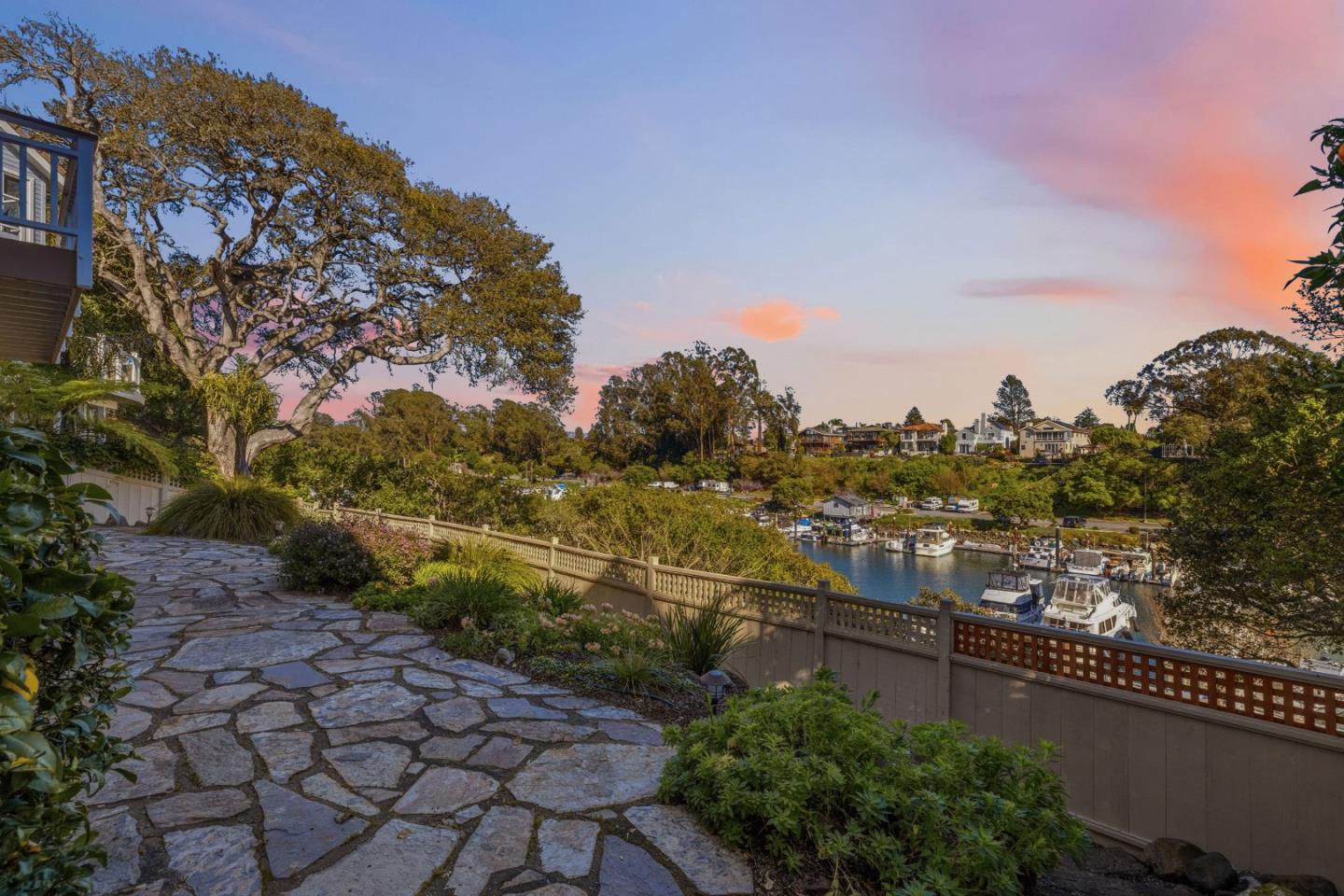 Detail Gallery Image 49 of 68 For 126 Frederick St #20,  Santa Cruz,  CA 95062 - 3 Beds | 2/1 Baths