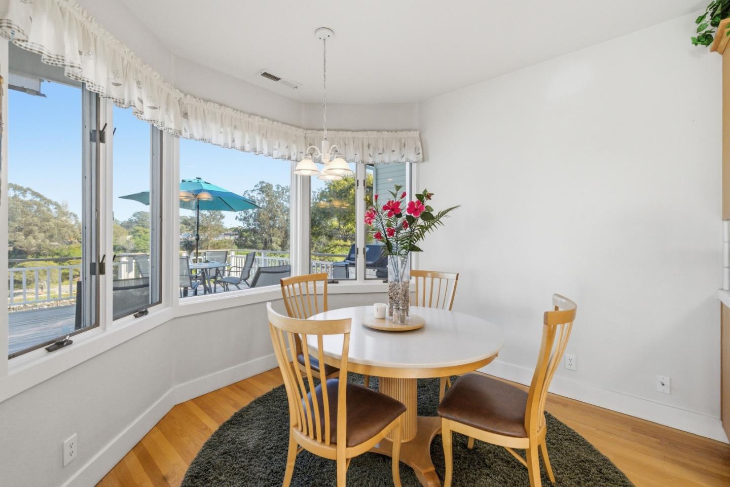 Detail Gallery Image 7 of 68 For 126 Frederick St #20,  Santa Cruz,  CA 95062 - 3 Beds | 2/1 Baths