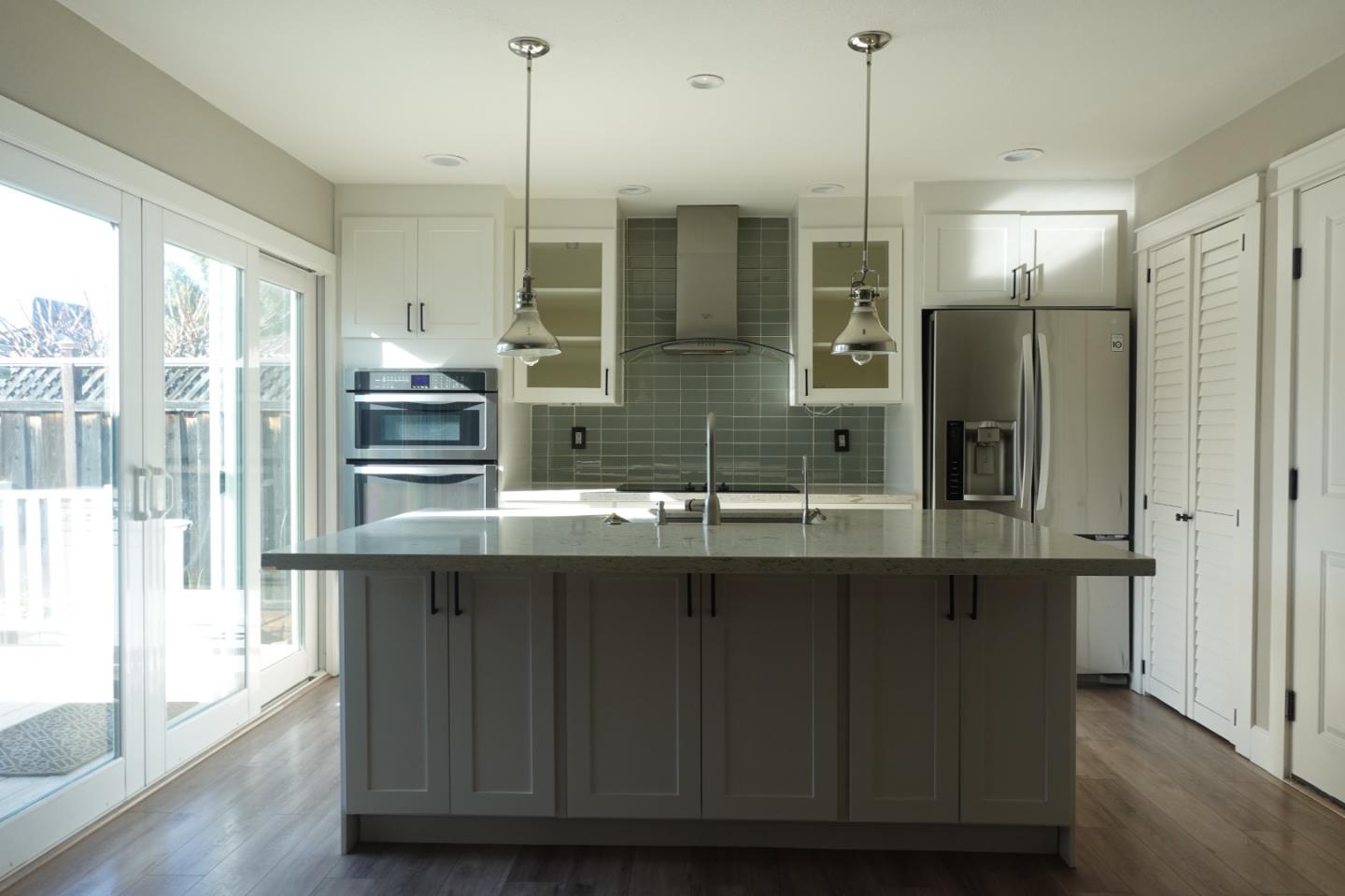 Detail Gallery Image 2 of 14 For 3195 Edenbank Dr, San Jose,  CA 95148 - 3 Beds | 2 Baths