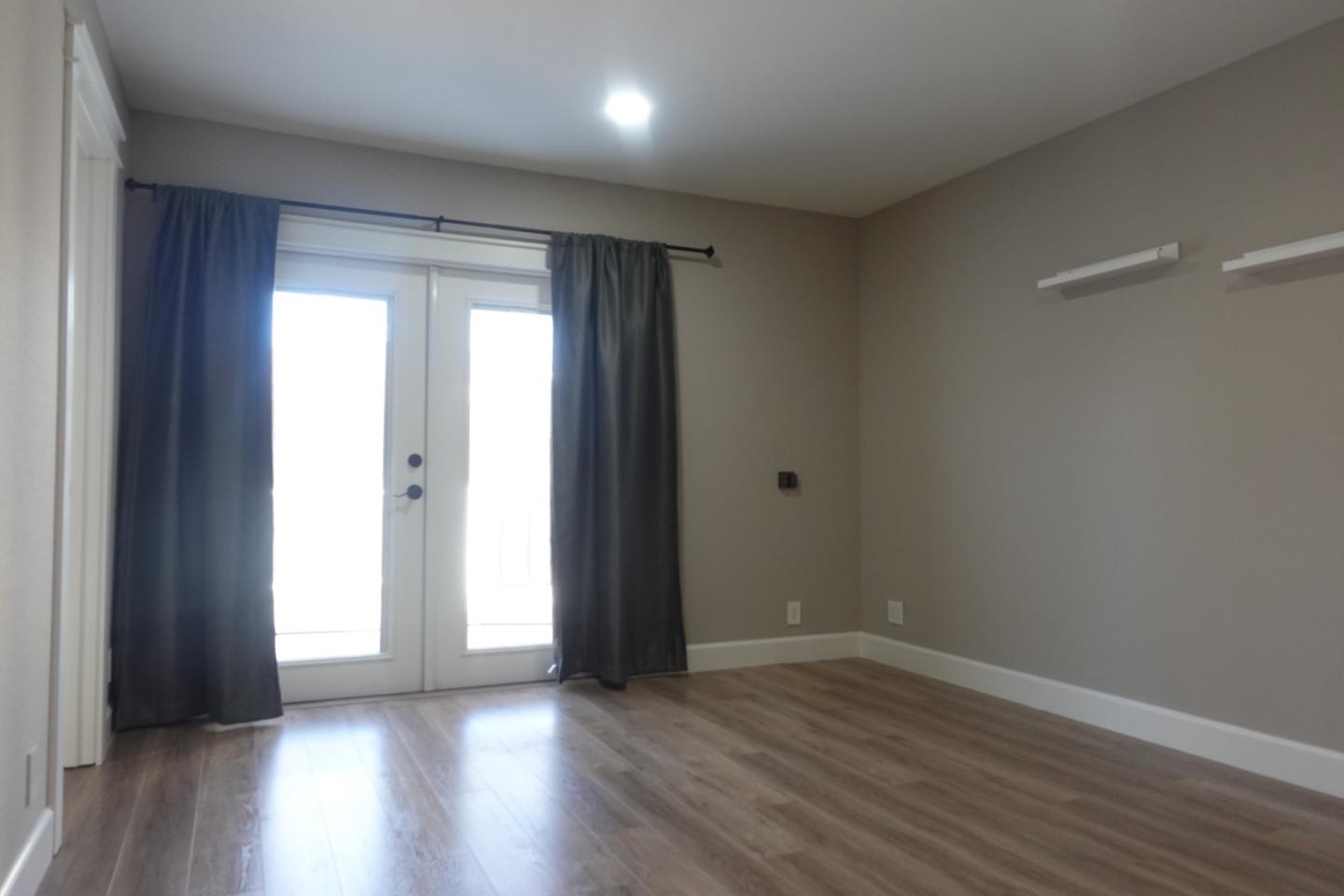 Detail Gallery Image 5 of 14 For 3195 Edenbank Dr, San Jose,  CA 95148 - 3 Beds | 2 Baths