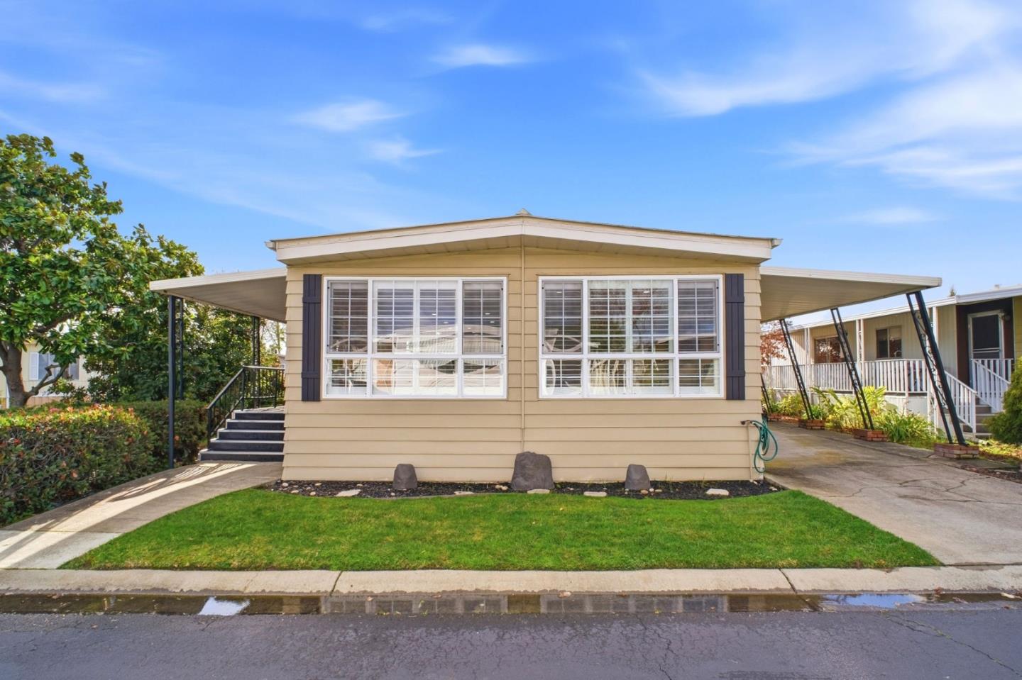 Detail Gallery Image 2 of 46 For 286 Santa Susana #286,  San Leandro,  CA 94579 - 2 Beds | 2 Baths