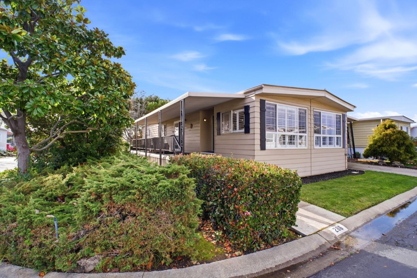 Detail Gallery Image 3 of 46 For 286 Santa Susana #286,  San Leandro,  CA 94579 - 2 Beds | 2 Baths