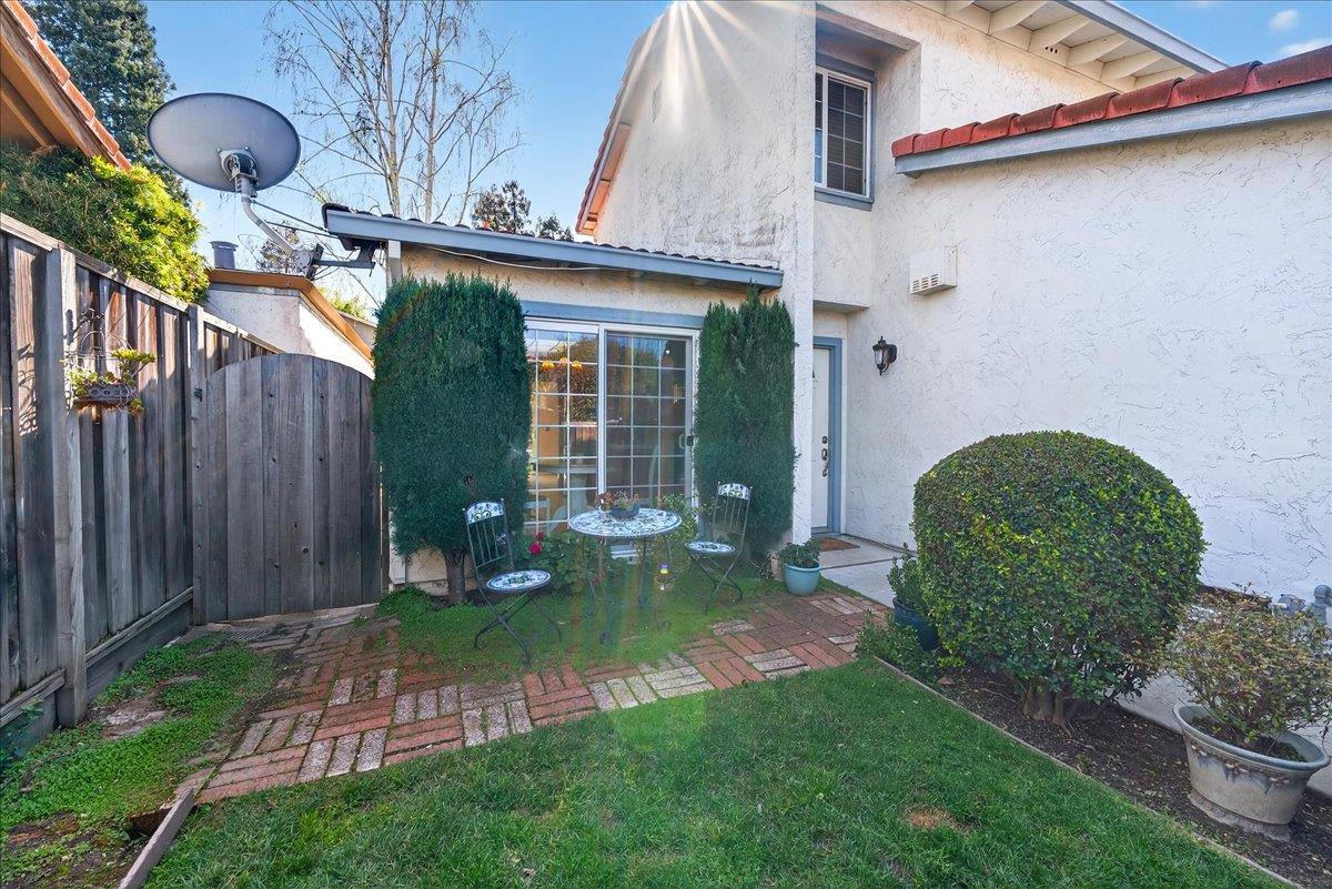 Detail Gallery Image 4 of 41 For 1270 Willowhaven Dr, San Jose,  CA 95126 - 3 Beds | 2 Baths