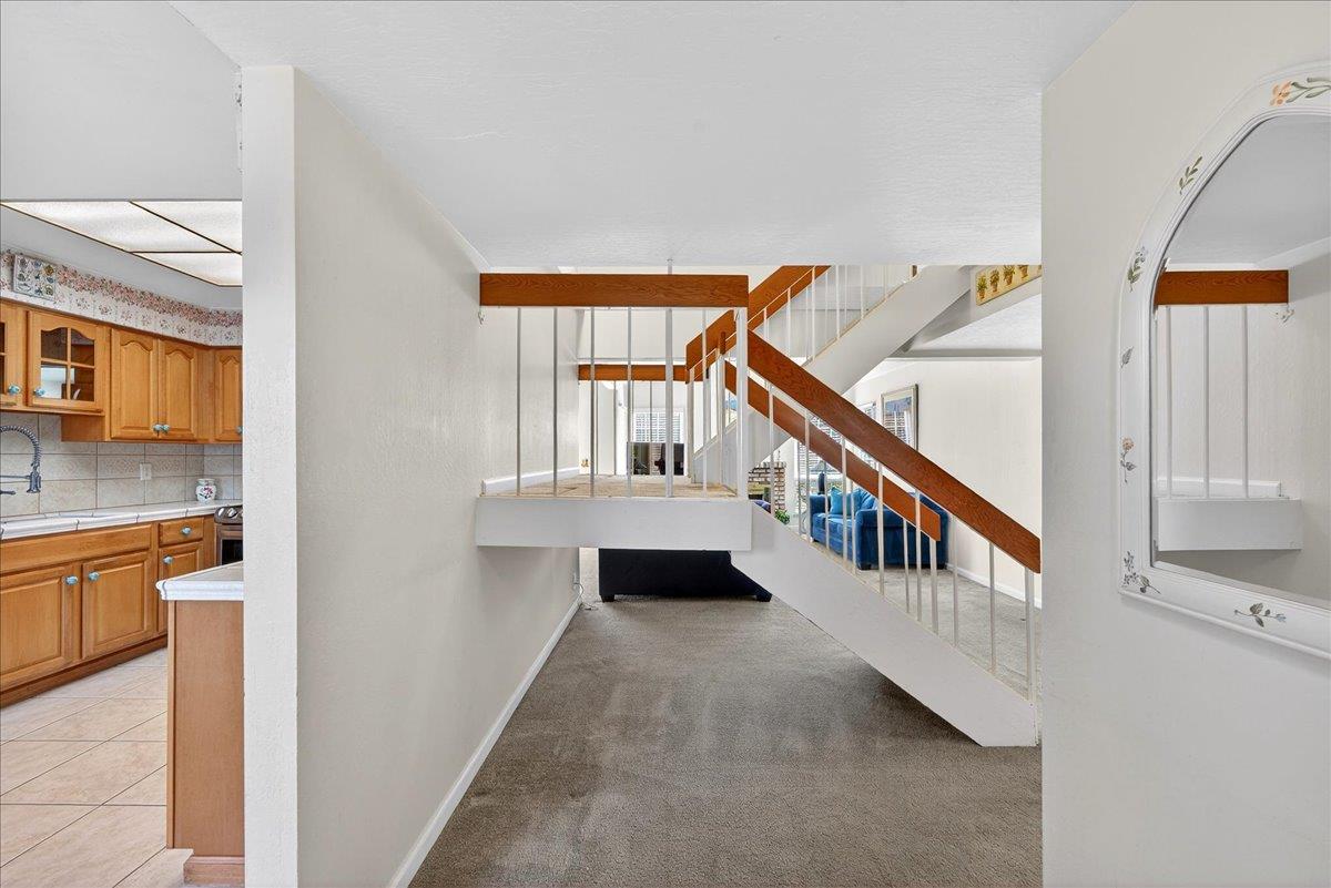 Detail Gallery Image 6 of 41 For 1270 Willowhaven Dr, San Jose,  CA 95126 - 3 Beds | 2 Baths