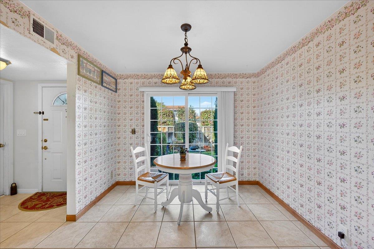 Detail Gallery Image 8 of 41 For 1270 Willowhaven Dr, San Jose,  CA 95126 - 3 Beds | 2 Baths