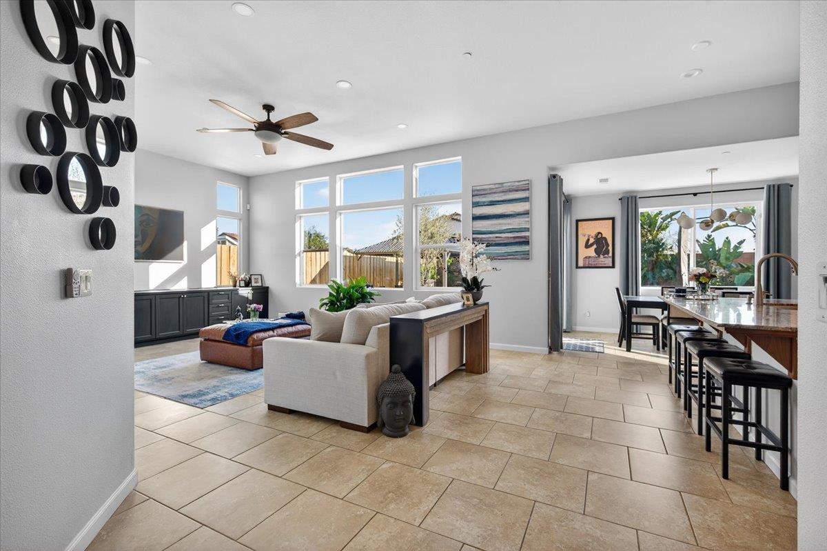 Detail Gallery Image 16 of 74 For 6625 W Vine Ct, Visalia,  CA 93291 - 3 Beds | 2 Baths