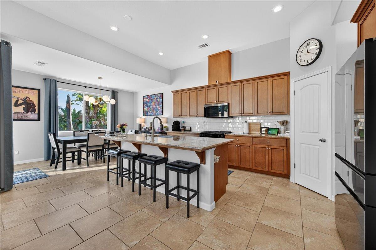 Detail Gallery Image 28 of 74 For 6625 W Vine Ct, Visalia,  CA 93291 - 3 Beds | 2 Baths