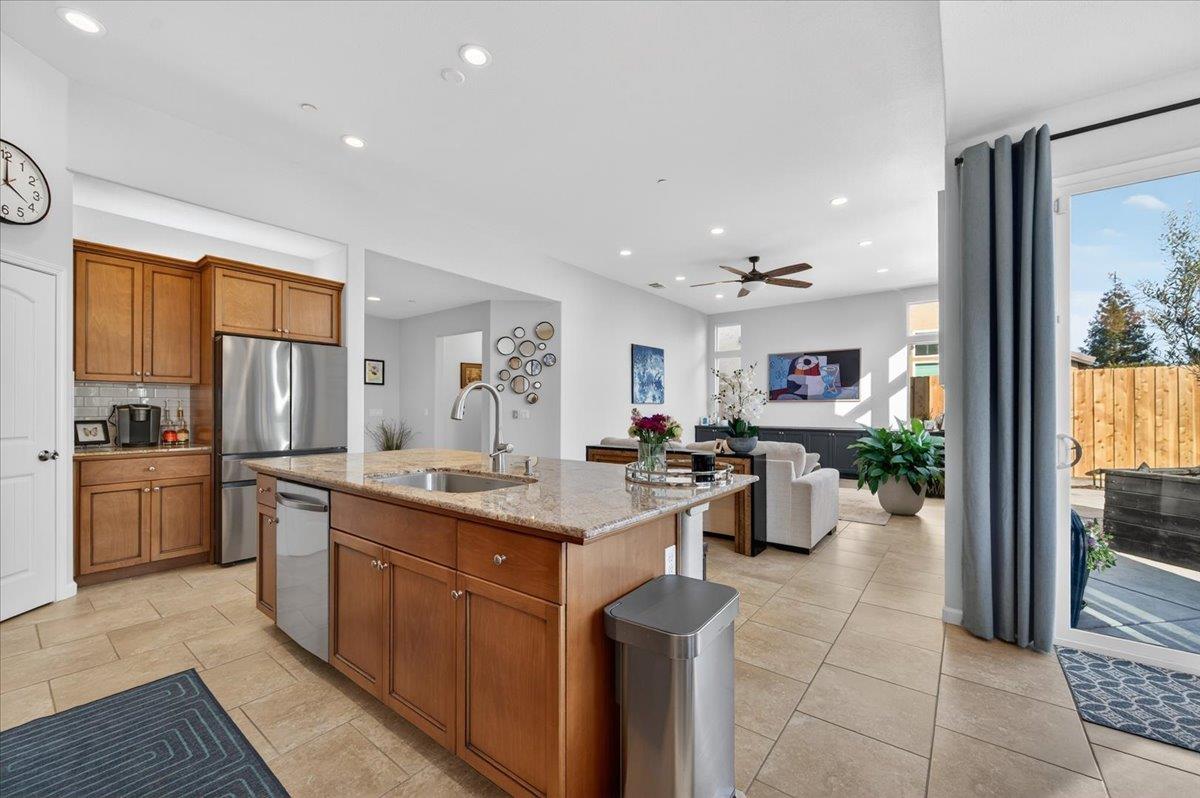 Detail Gallery Image 32 of 74 For 6625 W Vine Ct, Visalia,  CA 93291 - 3 Beds | 2 Baths