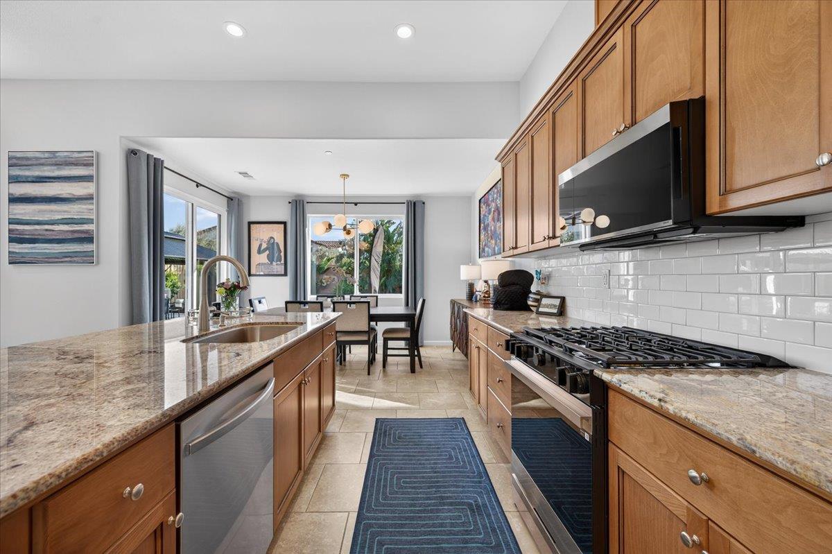 Detail Gallery Image 34 of 74 For 6625 W Vine Ct, Visalia,  CA 93291 - 3 Beds | 2 Baths