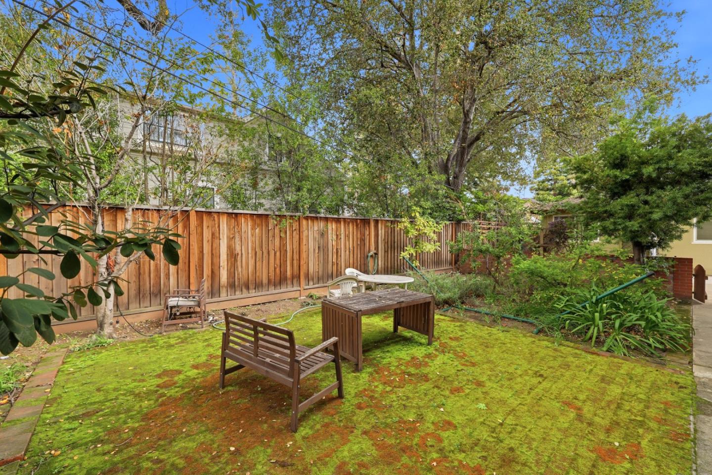 Detail Gallery Image 11 of 37 For 1280 &1300 Mills St, Menlo Park,  CA 94025 - – Beds | – Baths