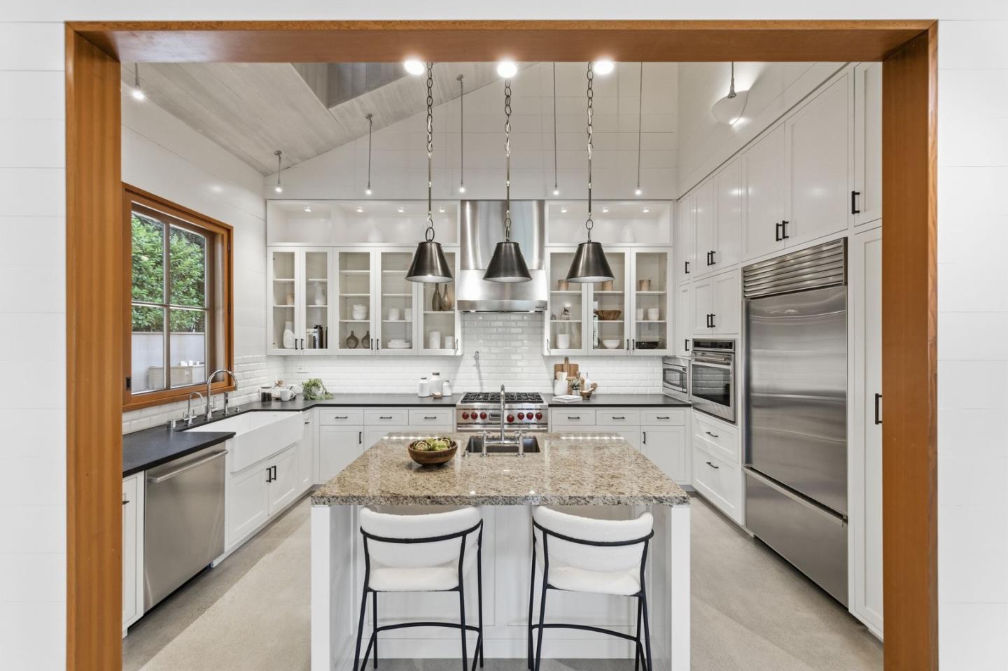 Detail Gallery Image 13 of 47 For 222 Albion Ave, Woodside,  CA 94062 - 5 Beds | 5/1 Baths