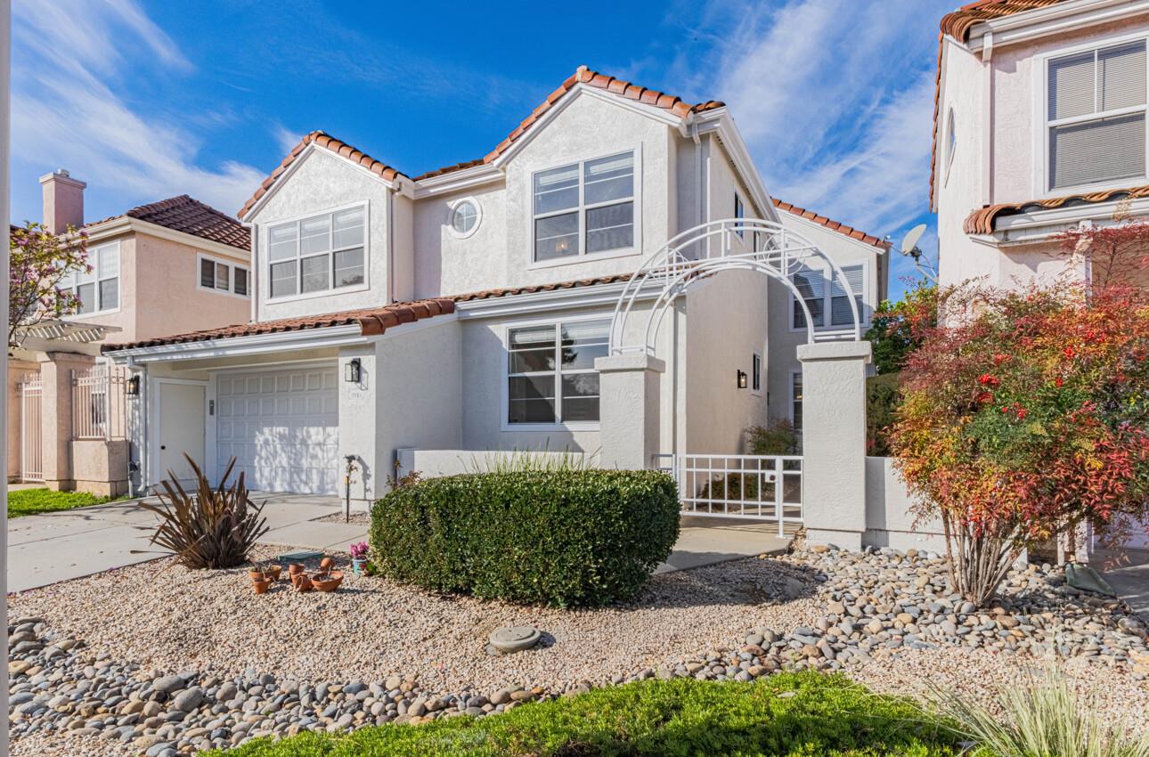 Detail Gallery Image 2 of 59 For 2983 Calle De Las Estrella, San Jose,  CA 95148 - 4 Beds | 3 Baths